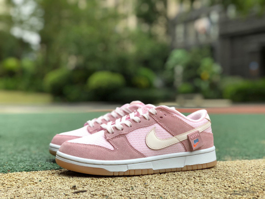 Nike Dunk Low SE 'Teddy Bear'