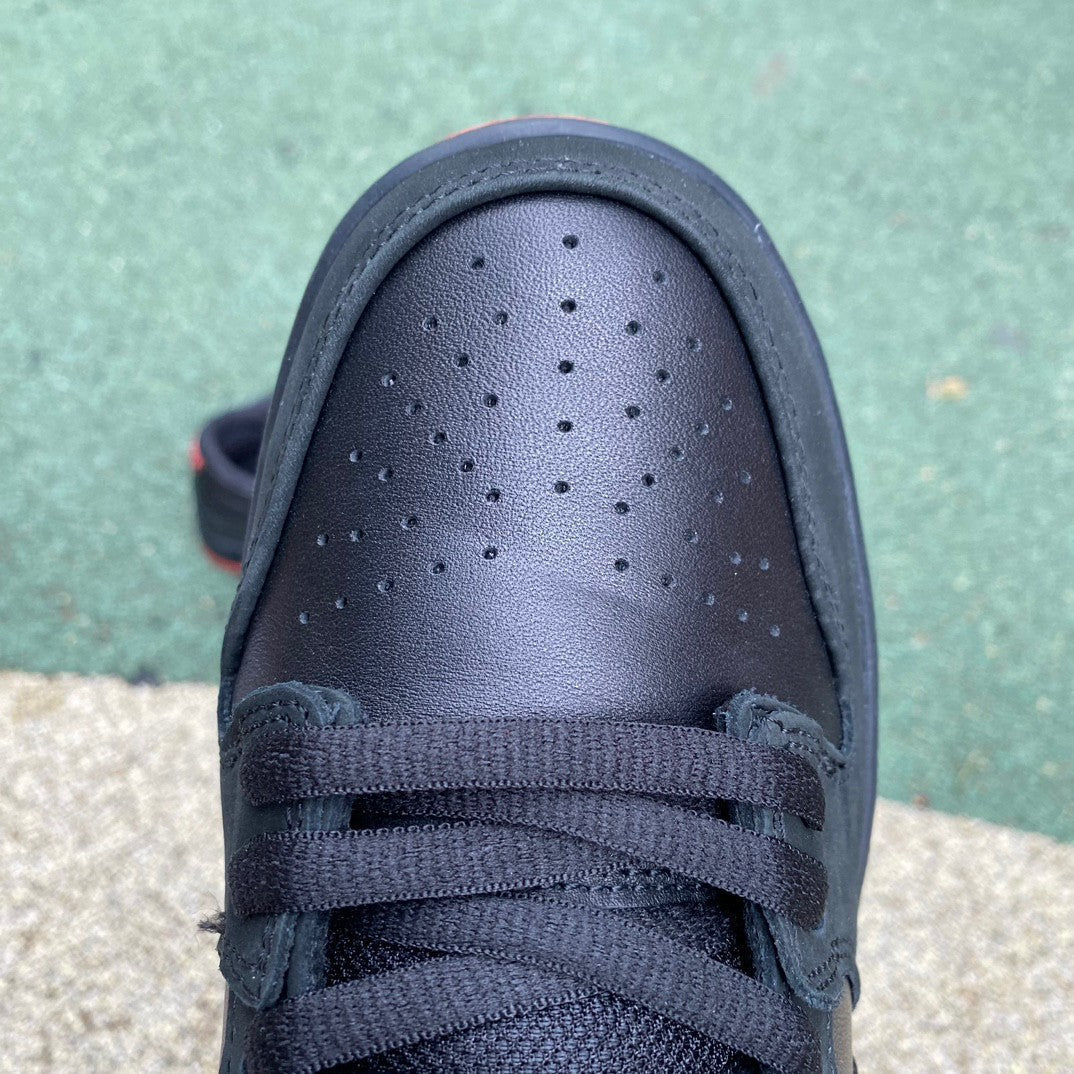 Nike Dunk Low TRD 'Black Pigeon'