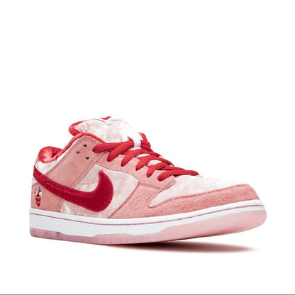 Nike SB Dunk Low Pro 'Strangelove'