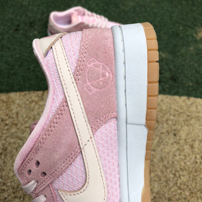 Nike Dunk Low SE 'Teddy Bear'